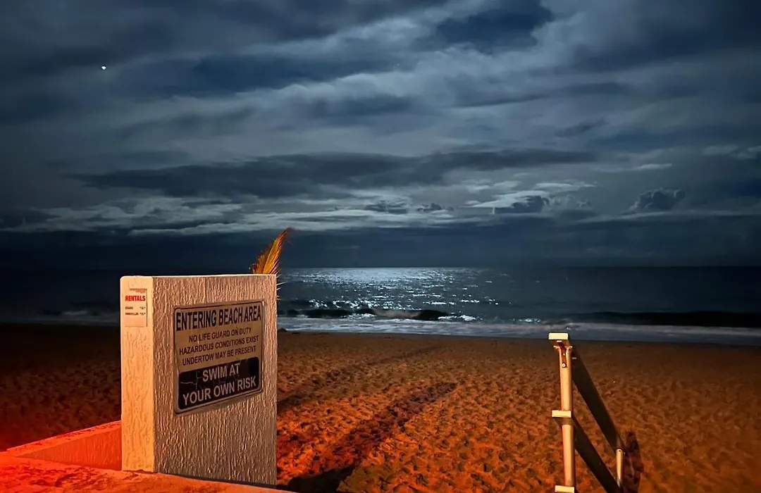 Oceanview On Sand Located In Ocean Manor Resort Fort Lauderdale Beach 2 Bed 2 Bath Spacious Corner Unit Partial Ocean View-1